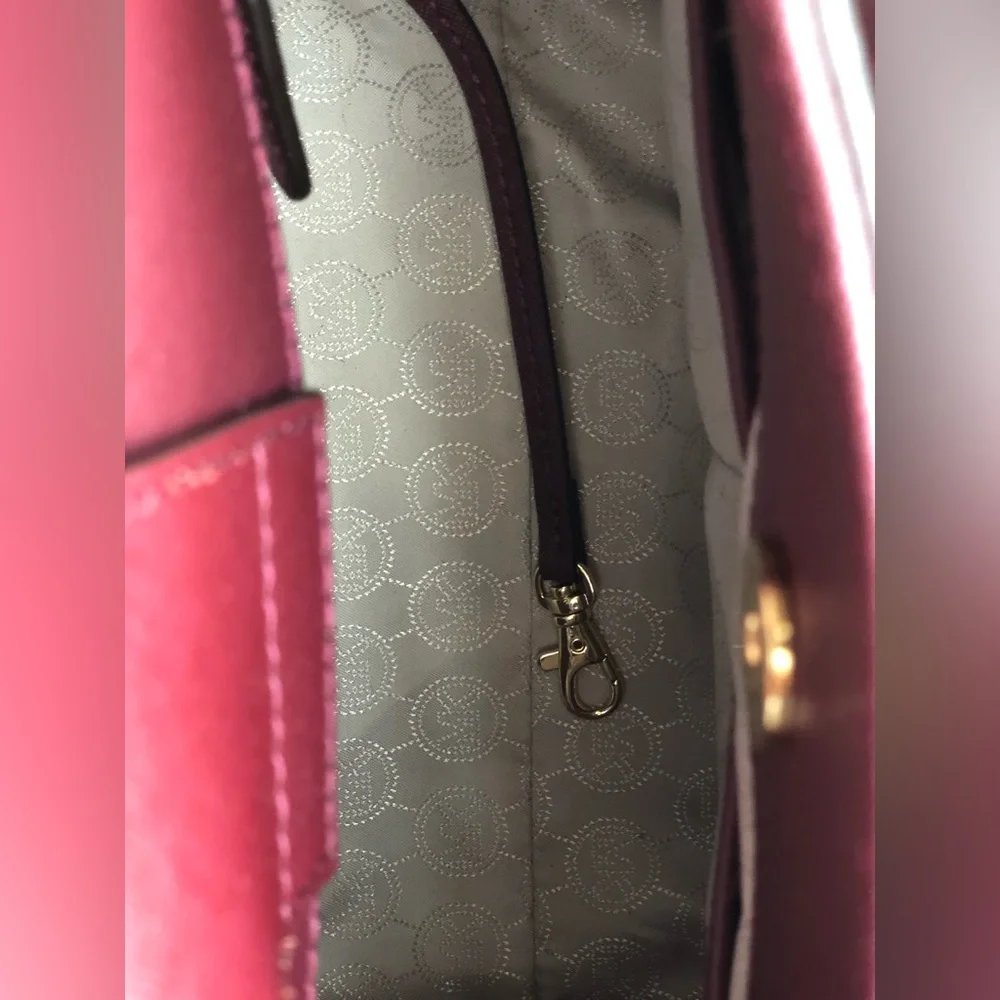 Michael Kors Hamilton Bag - Picture 5 of 16